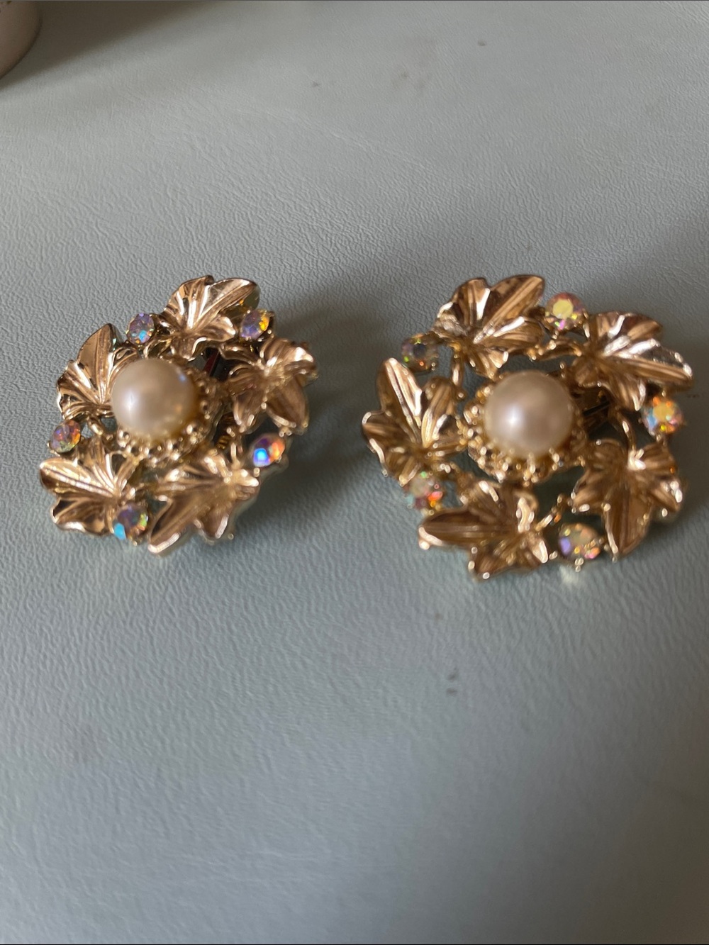 VTG SIMULATED PEARL RHINESTONE CLIP ON EARRINGS